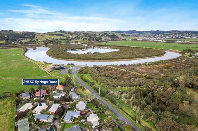 2/55c Springs Road Parakai_17