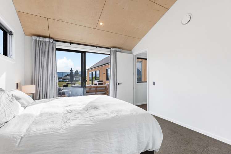 3 Pepperwood Green Albert Town_15