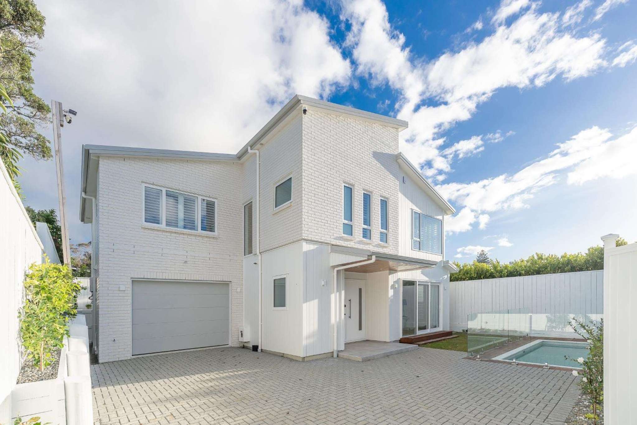 Auckland vendor puts new home on the market after selling front villa in April