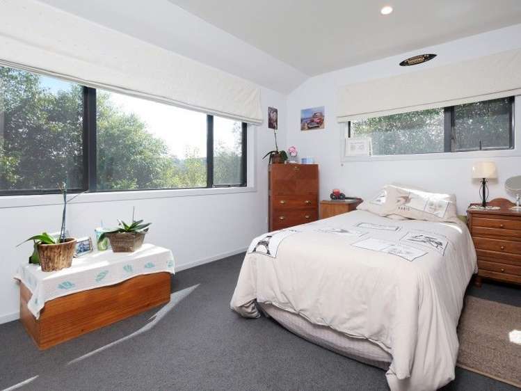 215 Judge Richardson Drive Opaheke_15