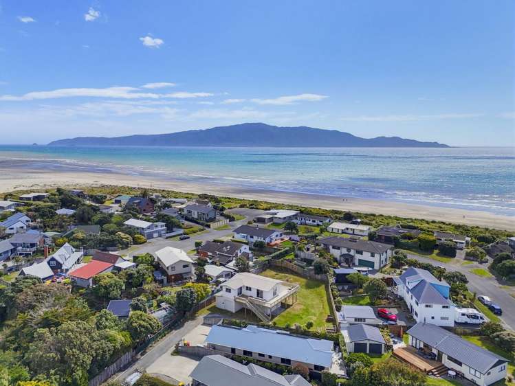 195 Tutere Street Waikanae Beach_17