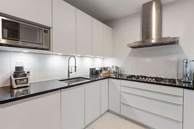 5 Remuremu Street Long Bay_13