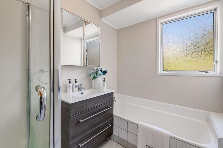 1/49a Manuka Road Bayview_12