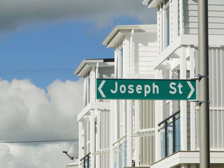 90 Arrowsmith Drive Flat Bush_5