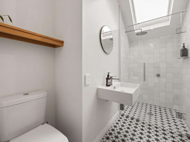 16 Plunket Terrace Hamilton East_11
