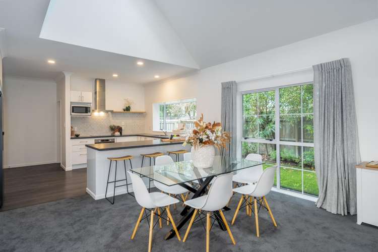 18 Travis Country Drive Burwood_14