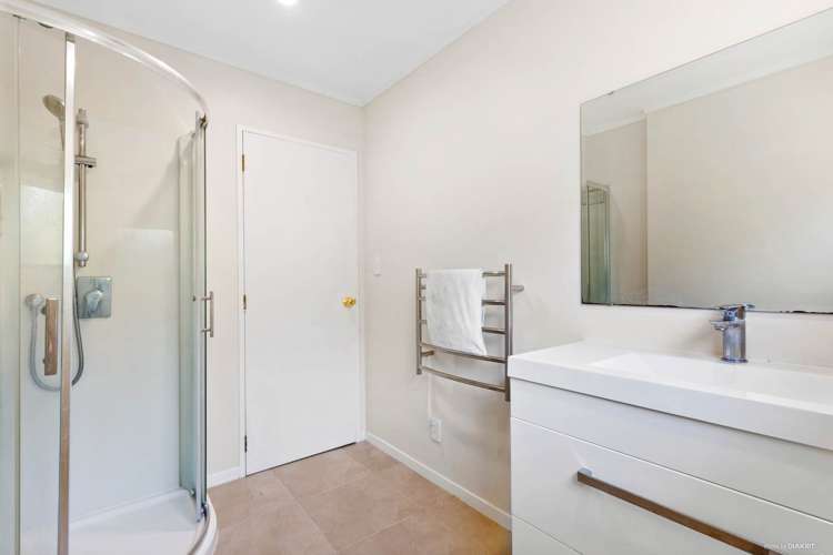 3/5 Glenview Road Glen Eden_10