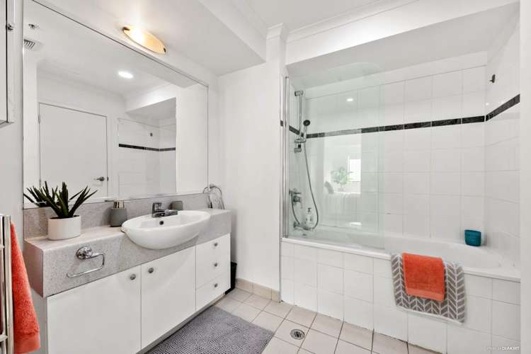 9a/1 Emily Place Auckland Central_8