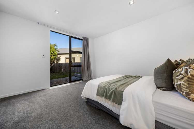 11 Goldleaf Hill Queenstown_16