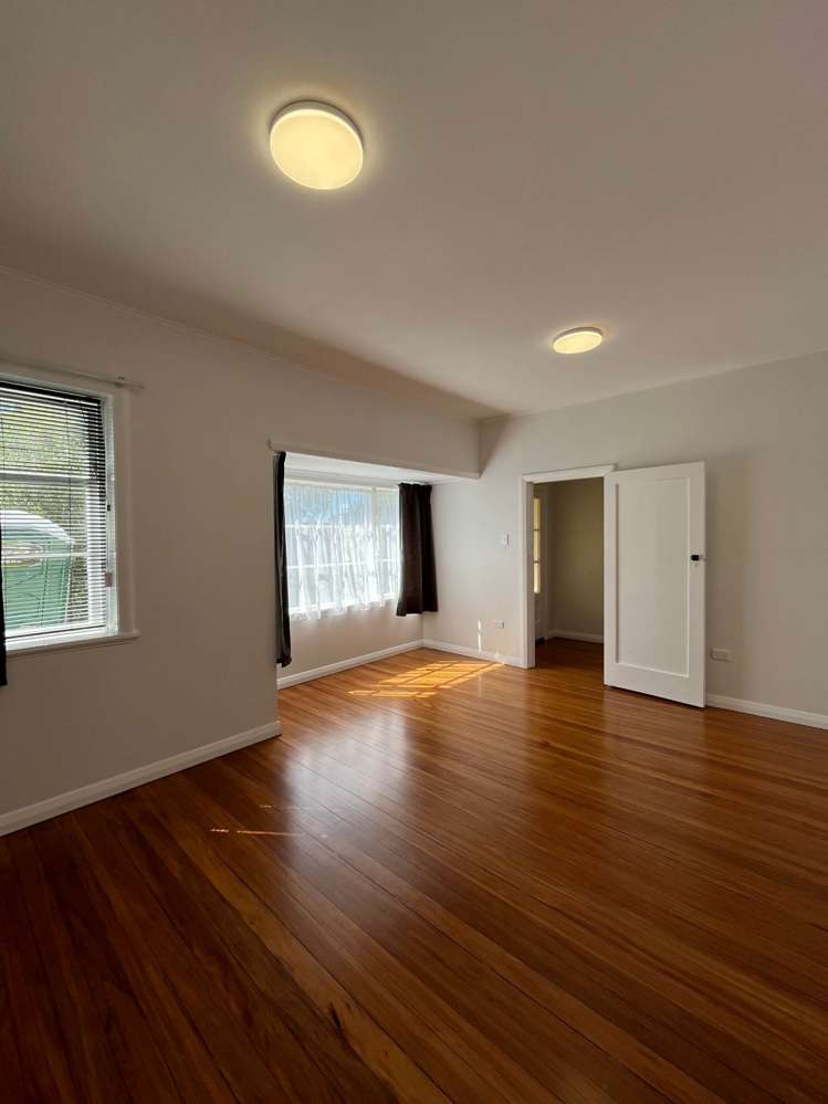 42 Willcott Street Mount Albert_6