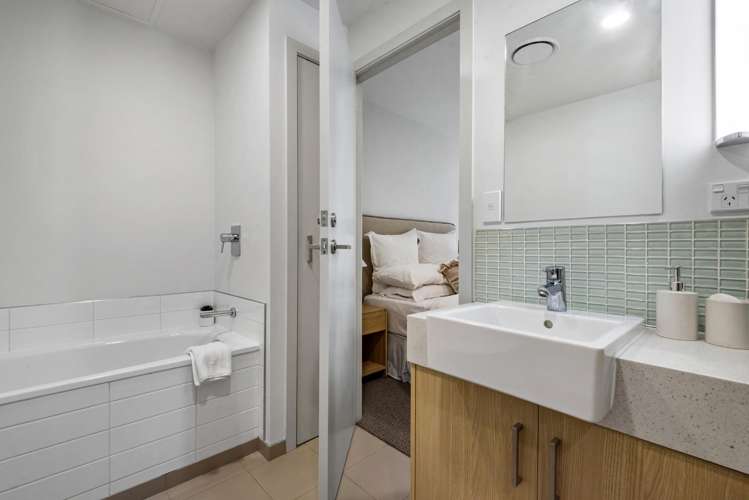 4 Wagener Place Mount Albert_14