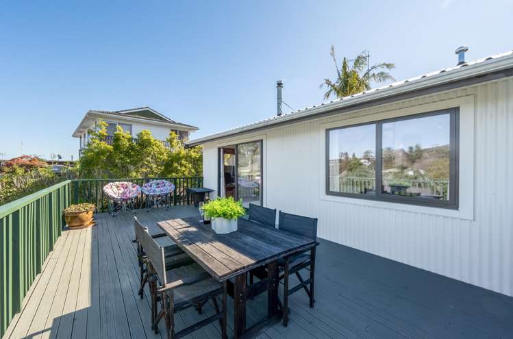 10 Oliver Twist Avenue Mellons Bay_6