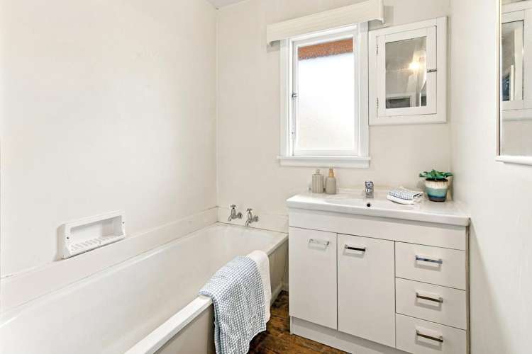 54 Hargood Street Woolston_11