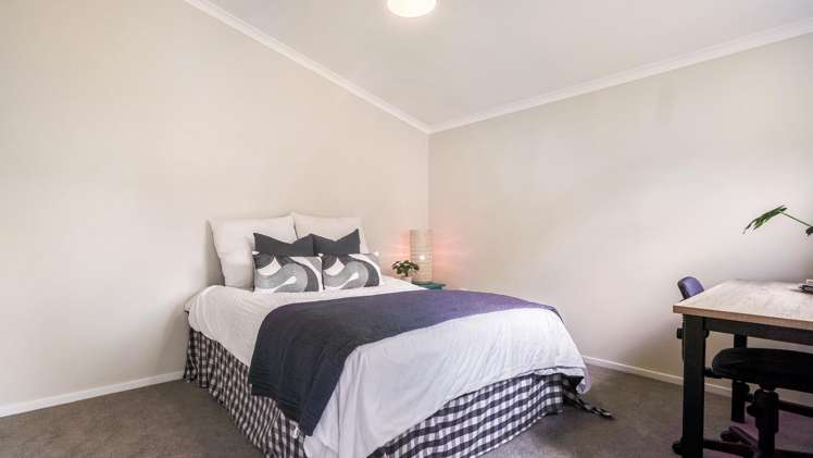 1/10 Denver Grove Totara Park_10