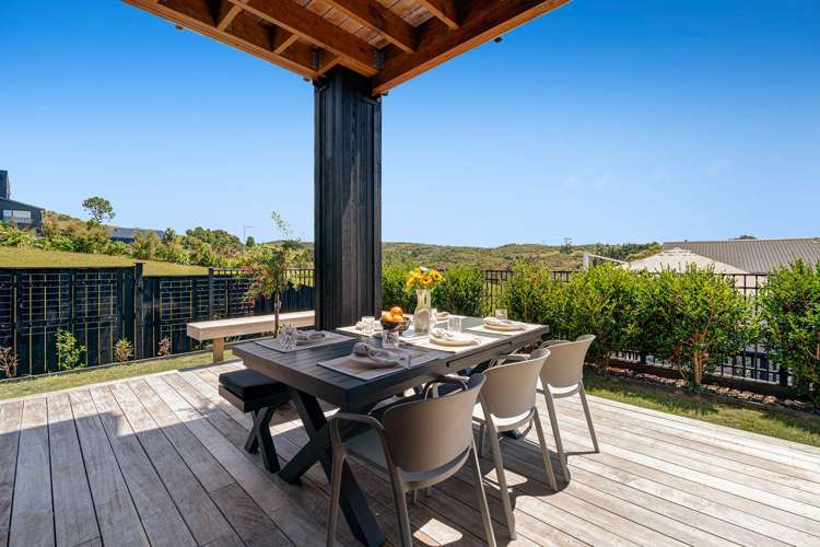 8 Kikorangi Drive Wainui_10