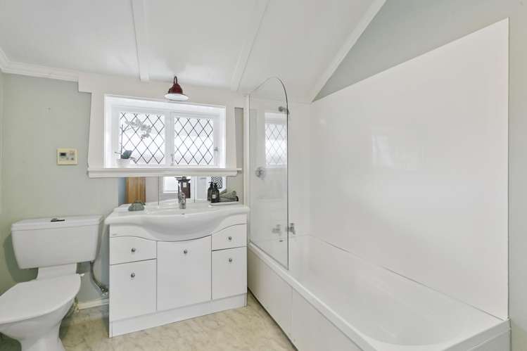 255 The Parade Island Bay_18