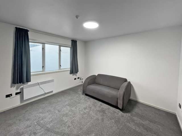 109/12 Martin Square 2185_1