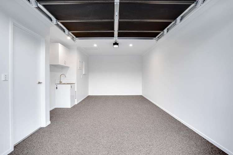 1 London Lane 11373_16