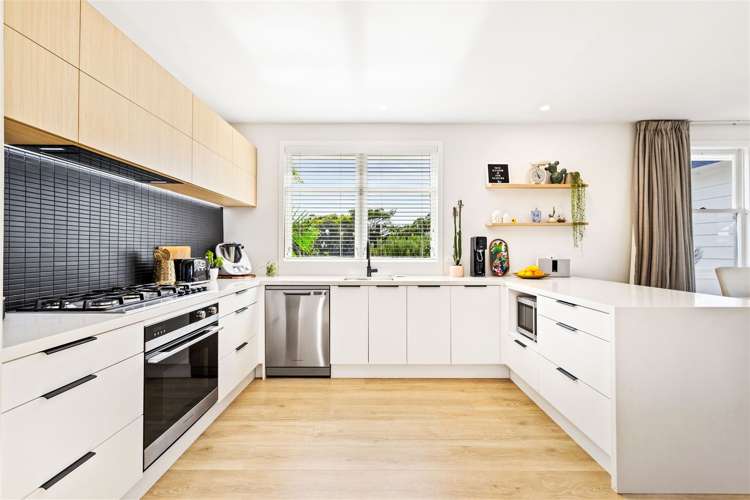 33 Spinnaker Drive Te Atatu Peninsula_4