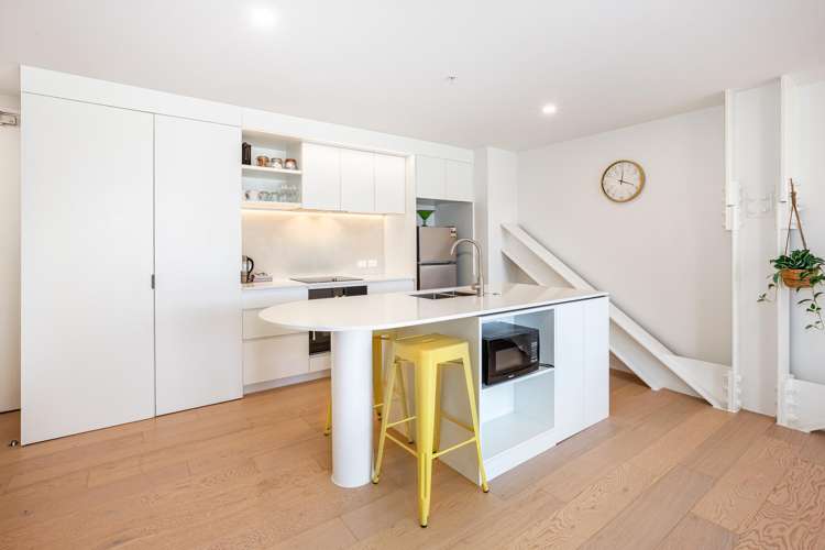 1106/10 Alpha Street_1