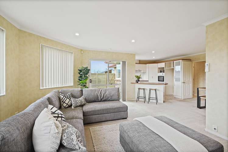 1 Kirk Close Rototuna_6