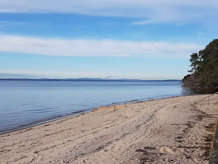 347 Grahams Beach Road Awhitu_14