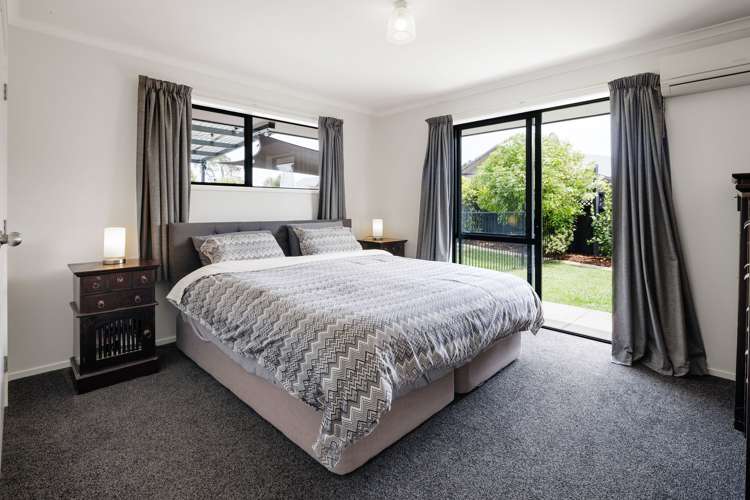 6 Limousin Place Grandview Heights_14