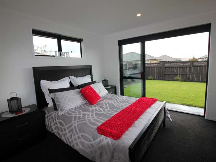 27 Plescher Crescent Leamington_17