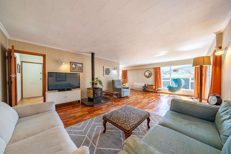 8 Ruru Crescent Heretaunga_14