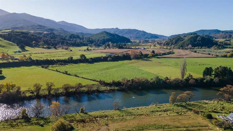 7 Greenhill Road Ngatimoti_33