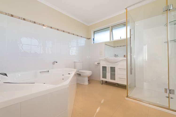 125 Basley Road Owhata_11