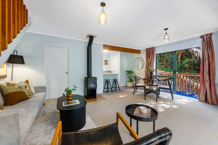 281 Huia Road_3