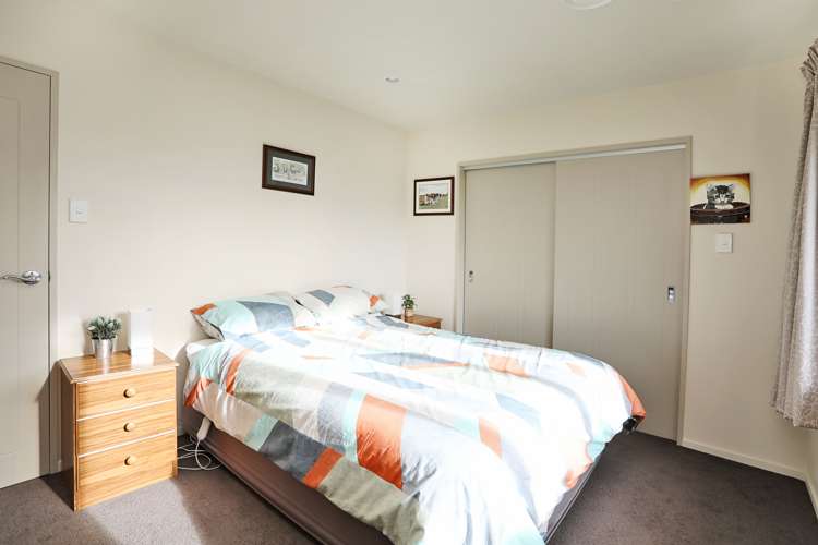 203 Queens Drive Windsor_11