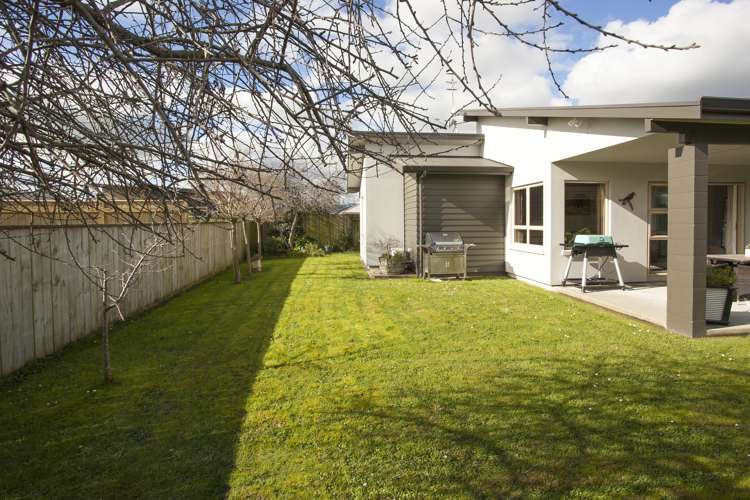 19 Meridian Grove Kelvin Grove_23