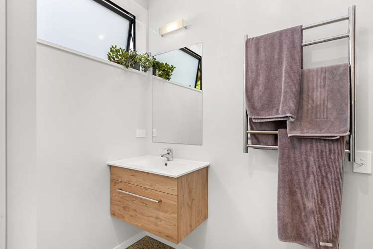 14 Seabreeze Way Raglan_21