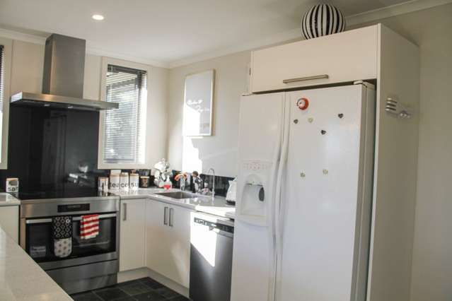 228e Roslyn Road Roslyn Bush_3