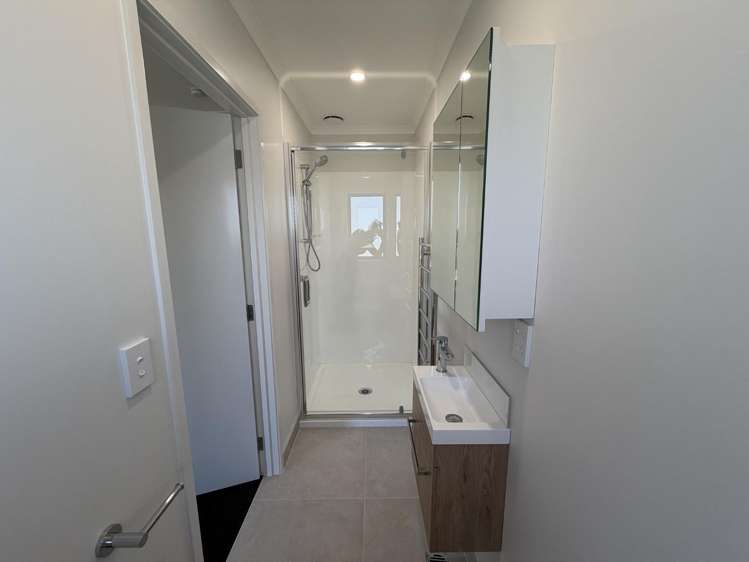 2/50 Forest Lake Road 1066_10