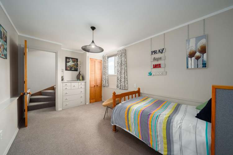 6 Te Reinga View Tawa_13