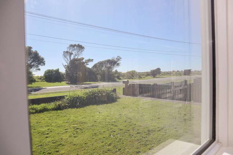 90 Domett Esplanade Cobden_12