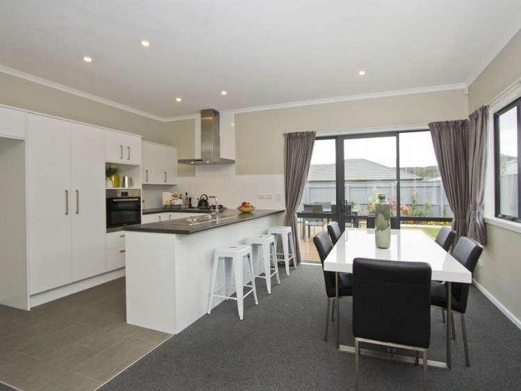 41 Fraser Colman Grove Wainuiomata_6