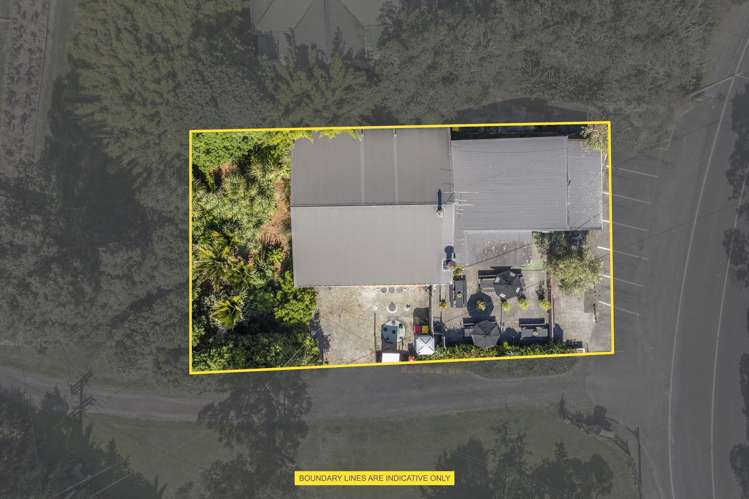 1194 Huia Road Huia_29