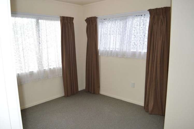3b Mungavin Avenue Porirua East_8
