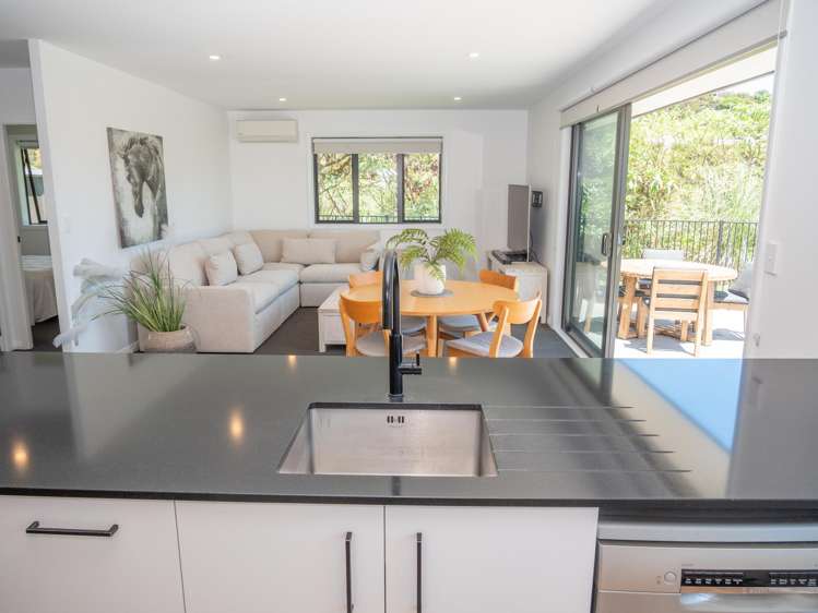 9 Loke Crescent Coopers Beach_4