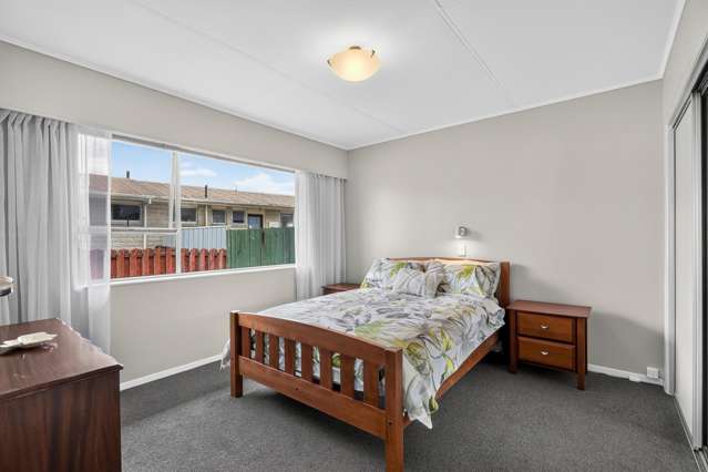 2/20 Cobham Crescent Stoke_3