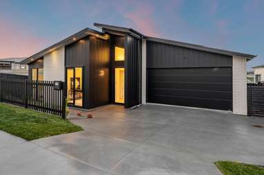 105 Skulander Crescent_1