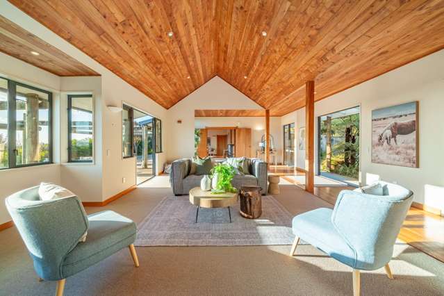 OCEAN VIEWS, COUNTRY VIBES - VENDORS SAY "SELL!"