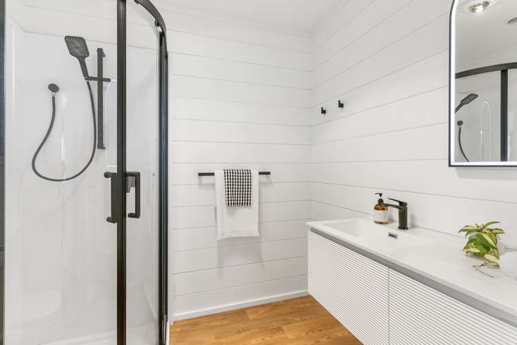 4a Helicon Place Totara Vale_12