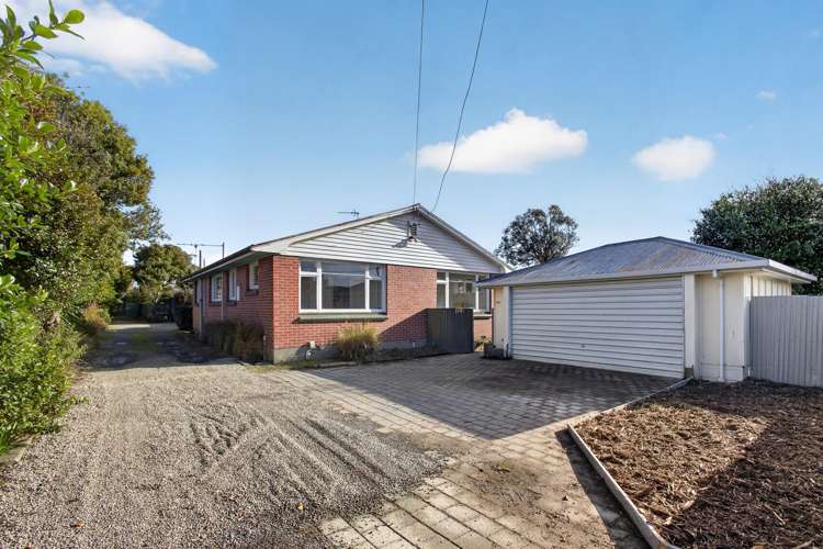 93 Gayhurst Road Dallington_20