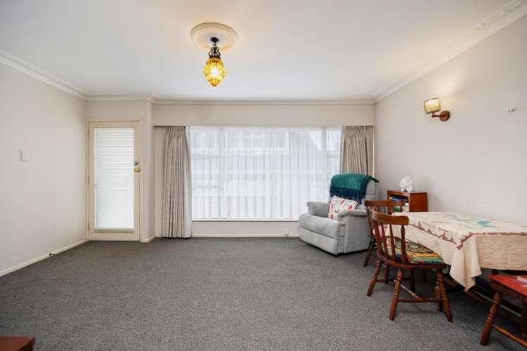 2B Douglas Avenue_1