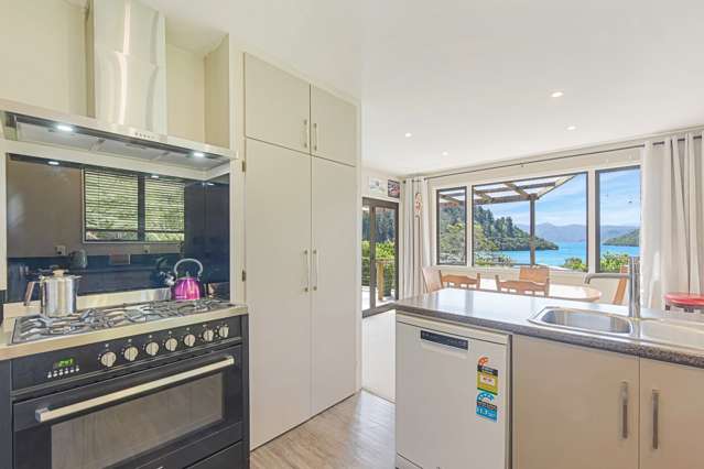 593 Port Underwood Road Whatamango Bay_4